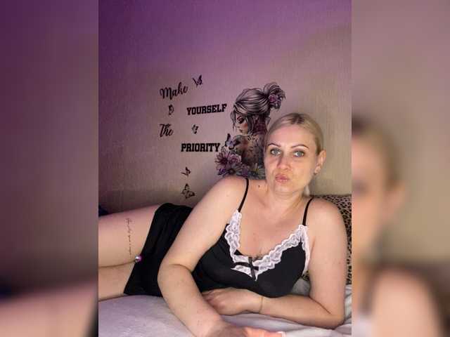 Enni1's BongaCams show and profile