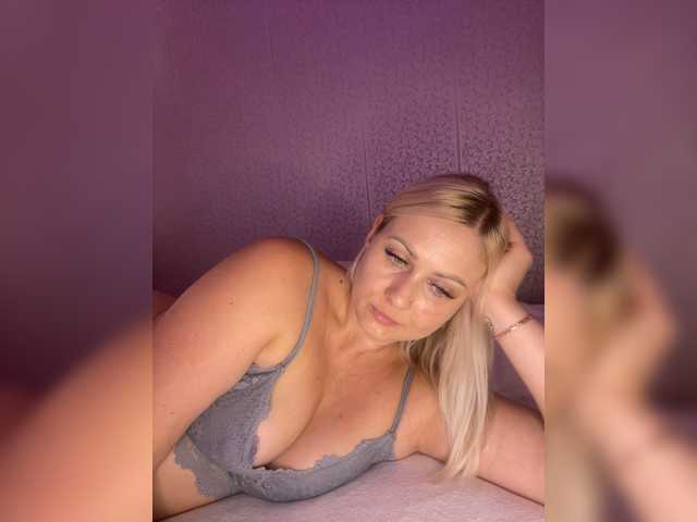le modèle MissDivine est en webcam porno dans un show sur le site bongacams, il possède les tags suivants: White/Caucasian,Blonde,Trimmed