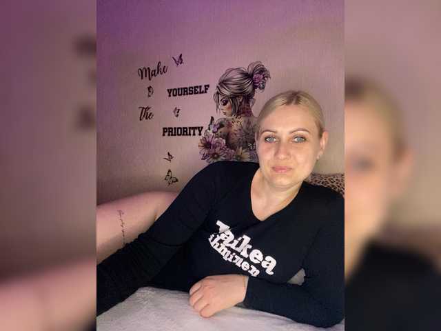 Enni1's BongaCams show and profile