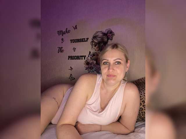 Enni1's BongaCams show and profile