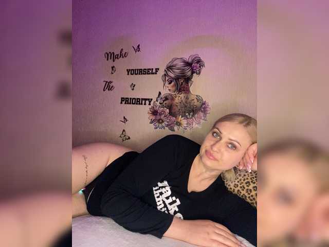 Enni1's BongaCams show and profile