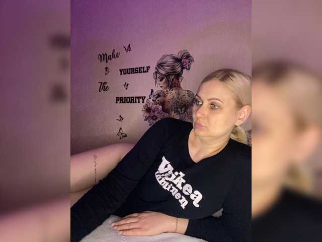 Enni1's BongaCams show and profile