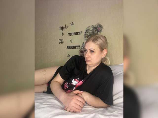 Enni1's BongaCams show and profile