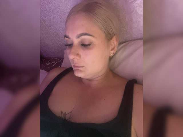 MissDivine live cam preview