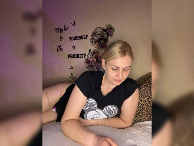 Enni1's BongaCams show and profile