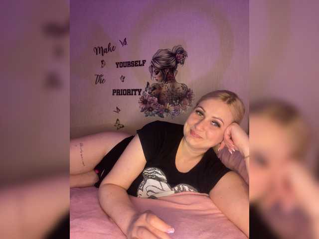 Enni1's BongaCams show and profile