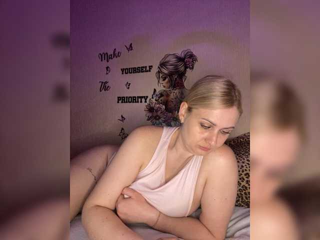 Enni1's BongaCams show and profile