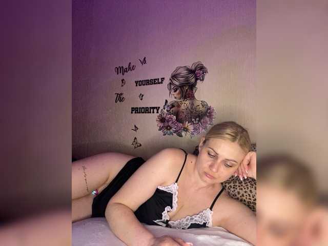 Enni1's BongaCams show and profile