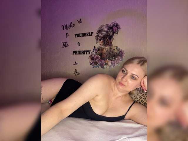 Enni1's BongaCams show and profile