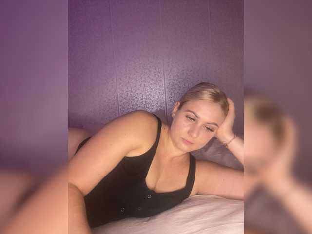 MissDivine live cam preview