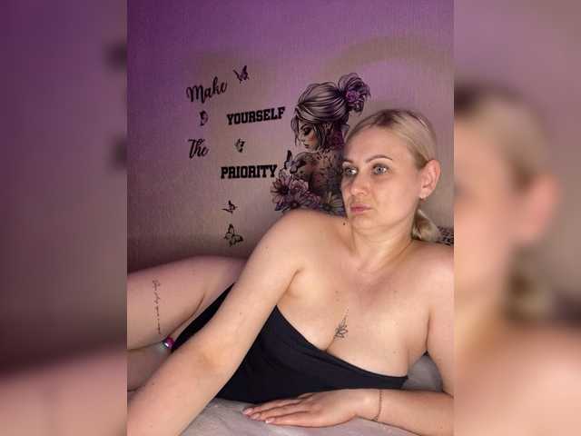 Enni1's BongaCams show and profile