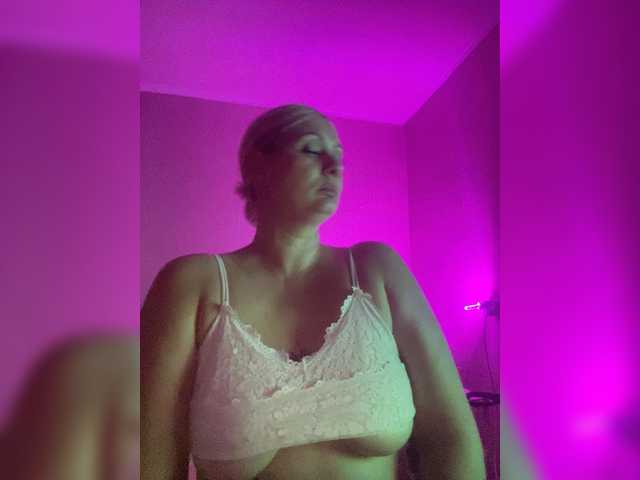Enni1 live cam on BongaCams