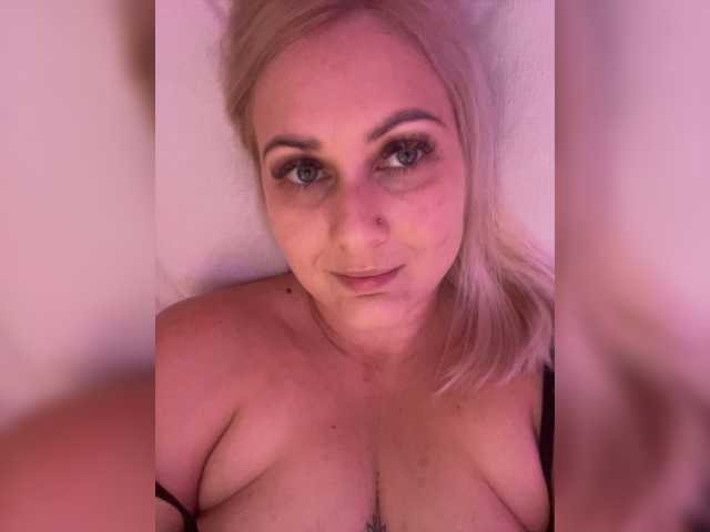 Enni1 live cam on BongaCams