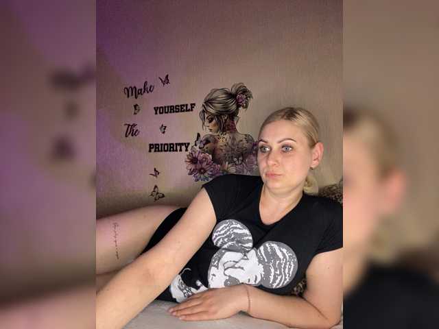 Enni1's BongaCams show and profile