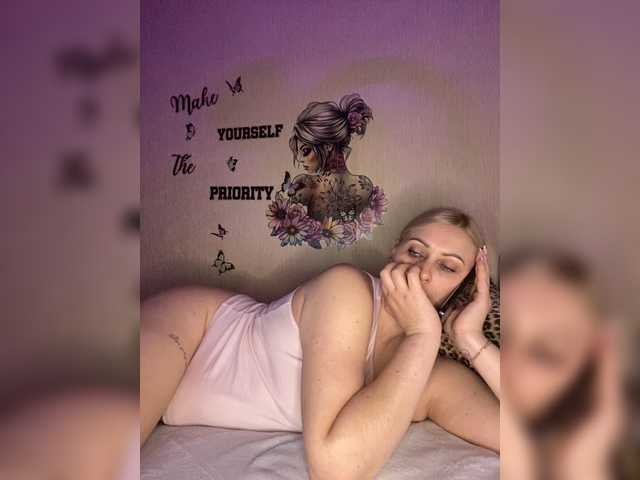 Enni1's BongaCams show and profile