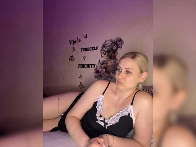 Enni1's BongaCams show and profile