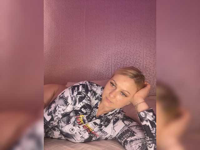 Enni1 live cam on BongaCams