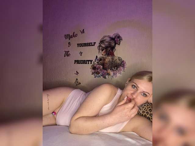 Enni1's BongaCams show and profile