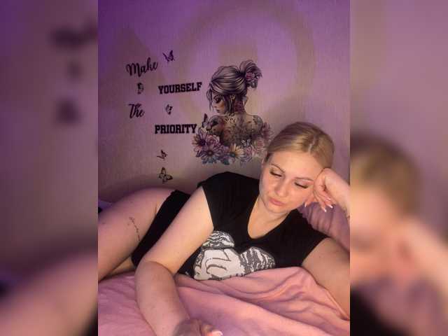 Enni1's BongaCams show and profile