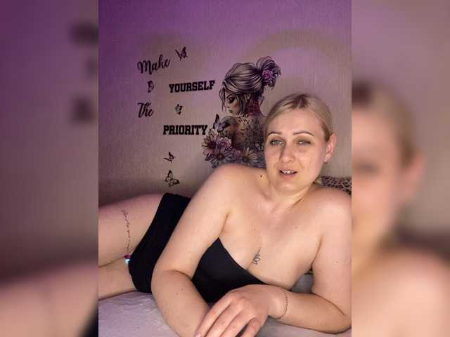 Enni1's BongaCams show and profile