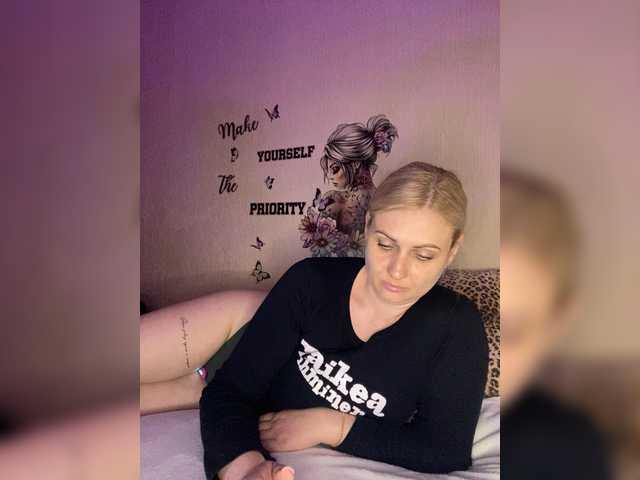 Enni1's BongaCams show and profile