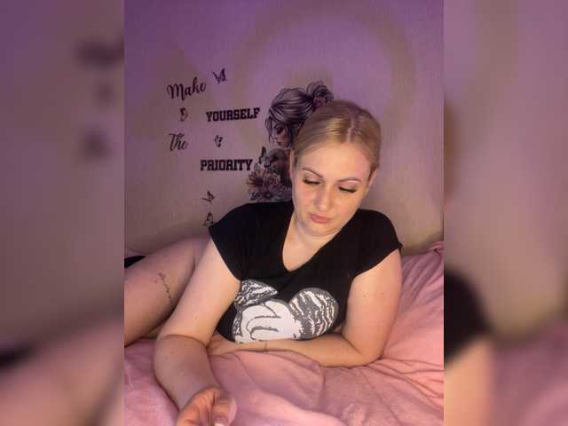 Enni1's BongaCams show and profile