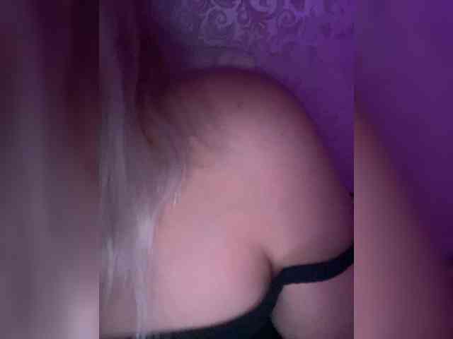 MissDivine webcam