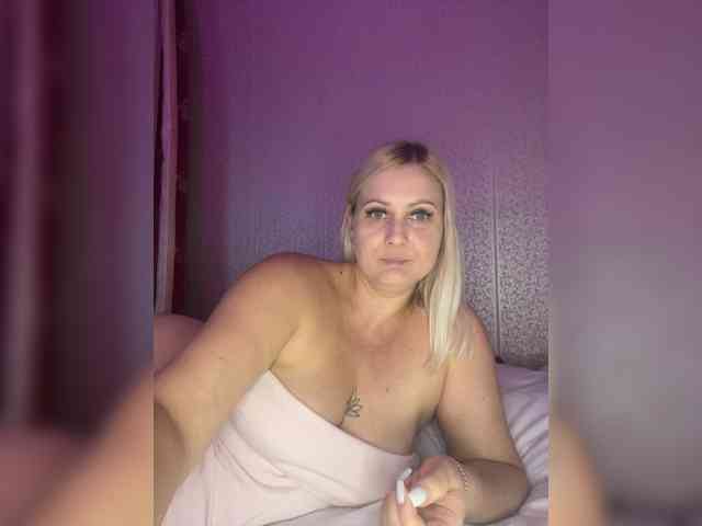 MissDivine webcam