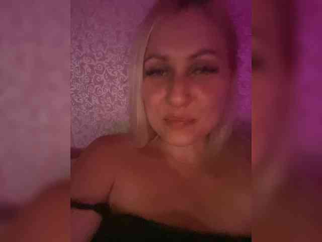 MissDivine webcam