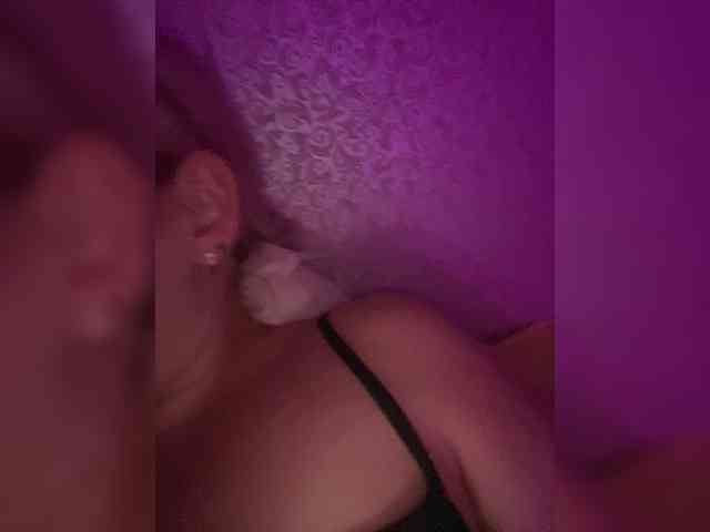 MissDivine webcam