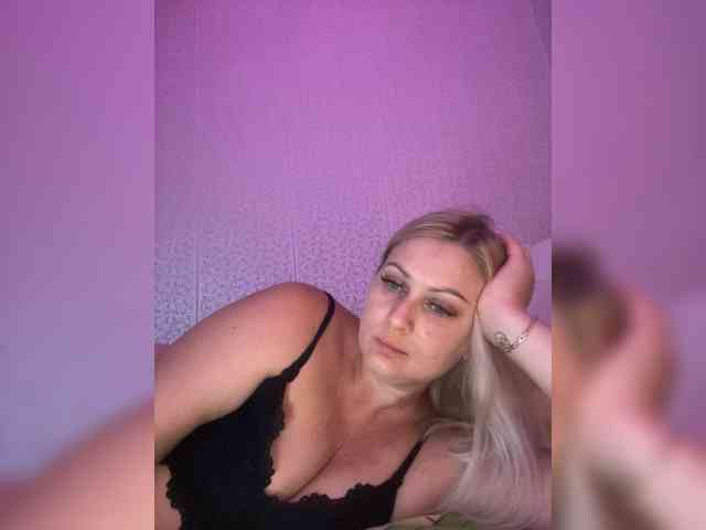 MissDivine webcam