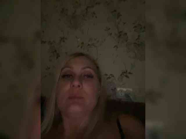 MissDivine webcam