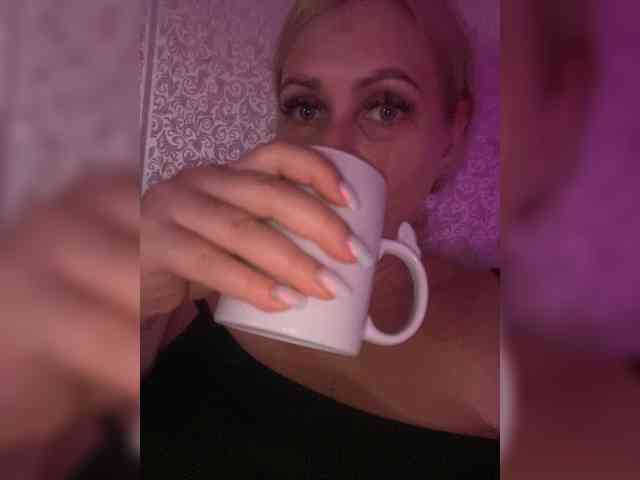 MissDivine webcam