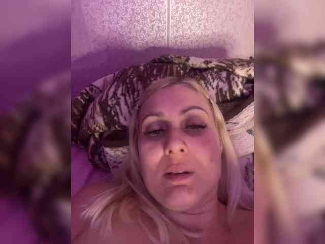 MissDivine webcam