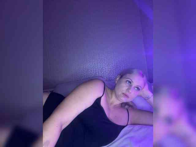 _cherrylina_'s live room