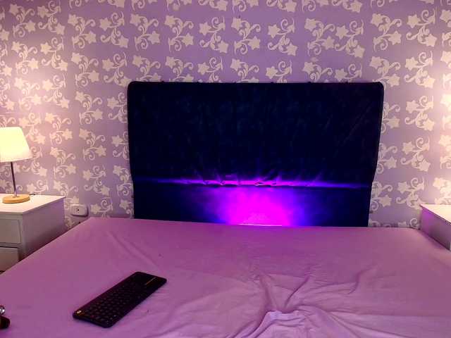 LittleKloe live cam on BongaCams