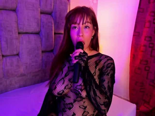LittleKloe live cam on BongaCams