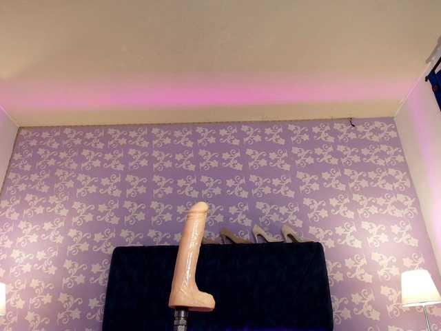 LittleKloe live cam on BongaCams