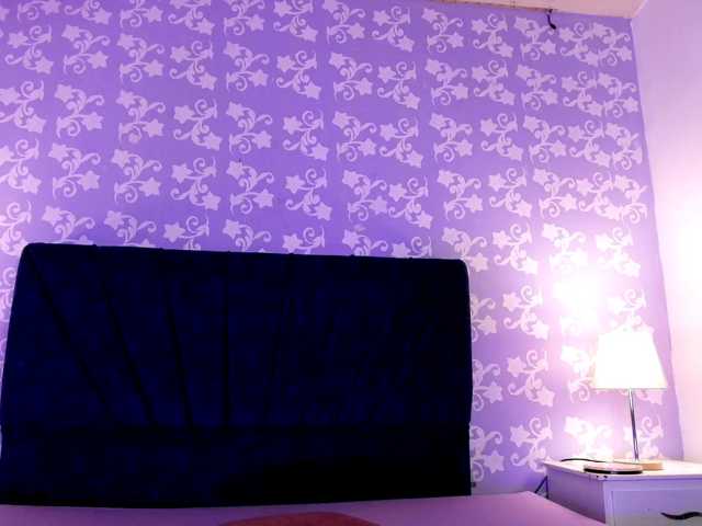 LittleKloe live cam on BongaCams