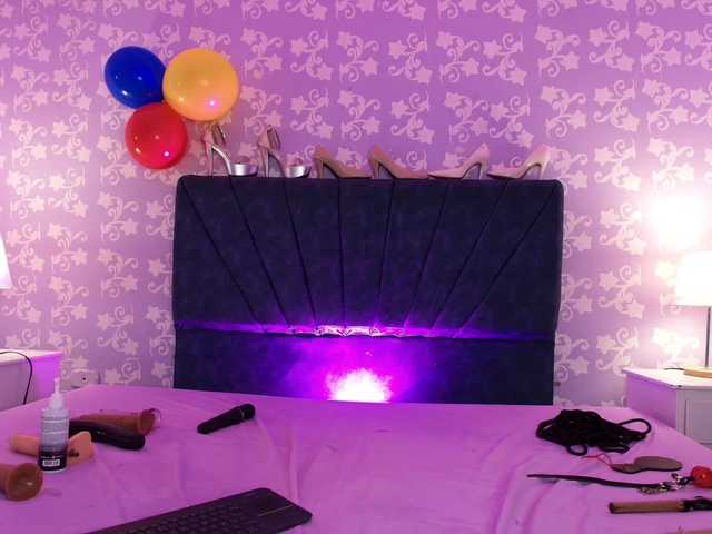 LittleKloe live cam on BongaCams