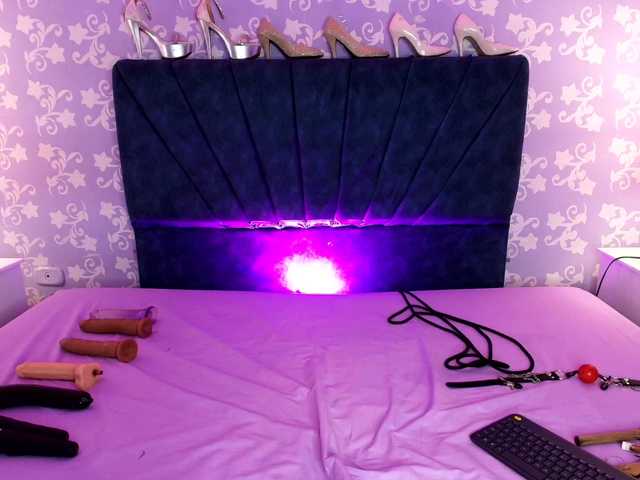 LittleKloe live cam on BongaCams