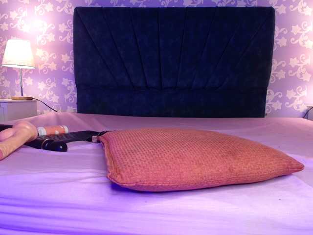 LittleKloe live cam on BongaCams