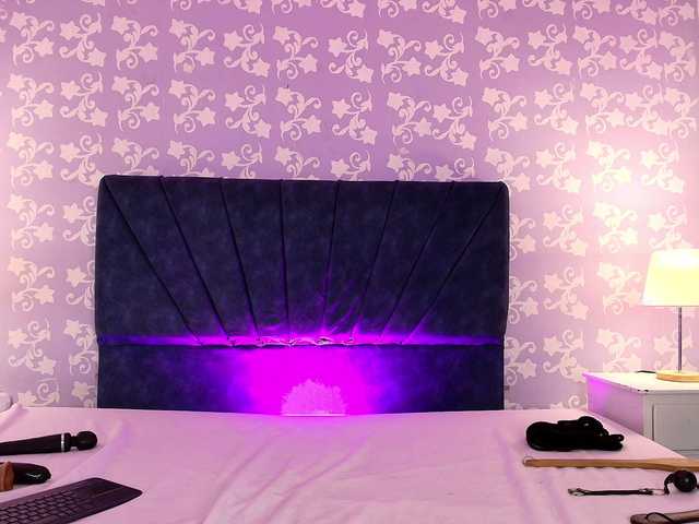 LittleKloe live cam on BongaCams