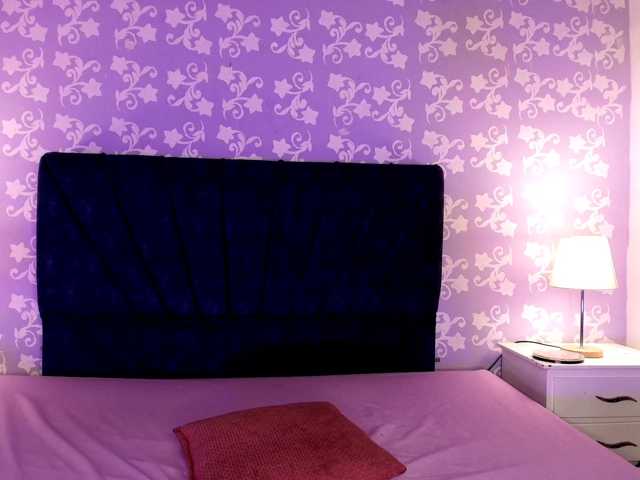 LittleKloe live cam on BongaCams