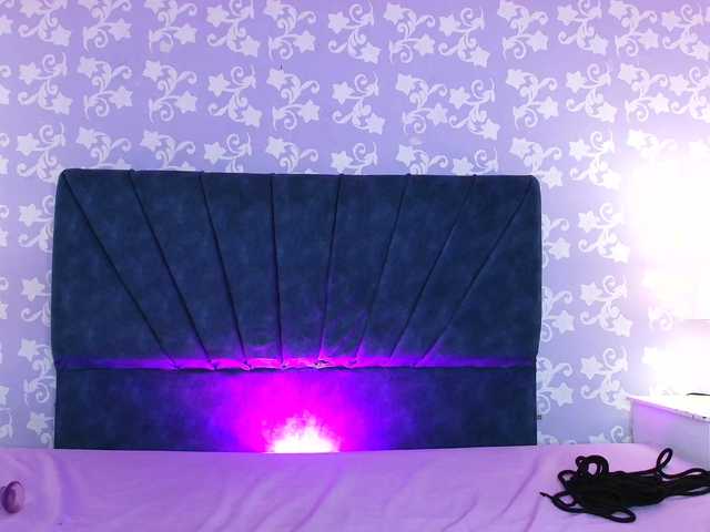 LittleKloe live cam on BongaCams