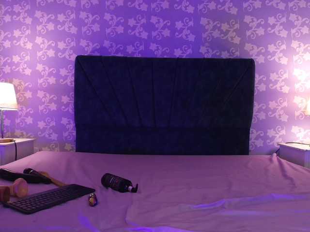 LittleKloe live cam on BongaCams