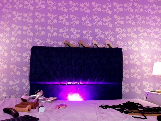 LittleKloe live cam on BongaCams
