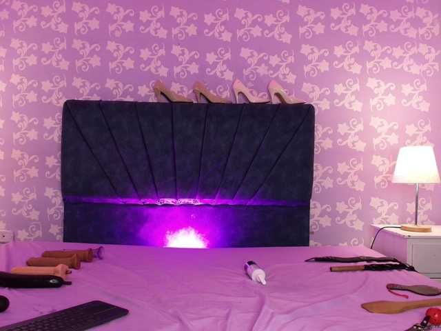 LittleKloe live cam on BongaCams