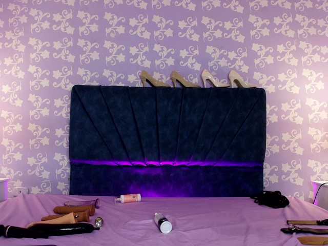 LittleKloe live cam on BongaCams