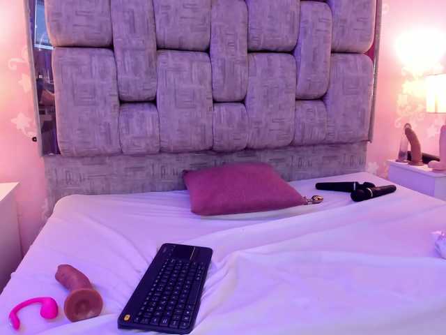 LittleKloe live cam on BongaCams